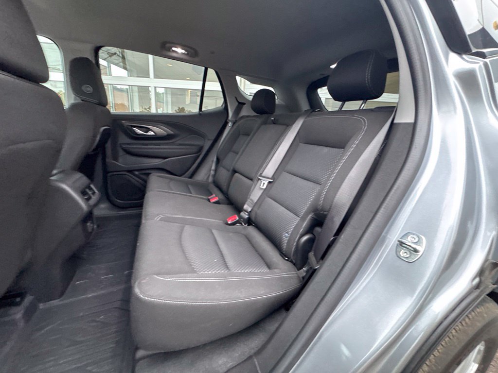 Used 2024 GMC Terrain SLE w/ Driver Convenience Package FWD image 25