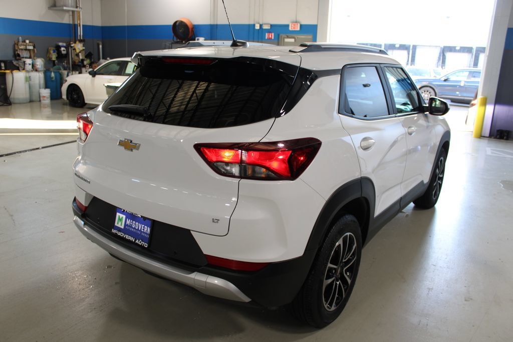Used 2025 Chevrolet TrailBlazer LT w/ LT Cold Weather Package FWD image 22