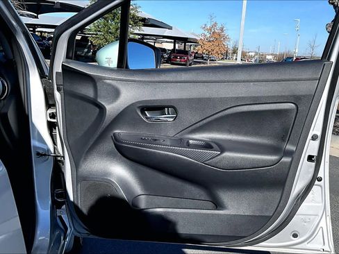 Used 2024 Nissan Versa SV w/ Trunk Package image 23