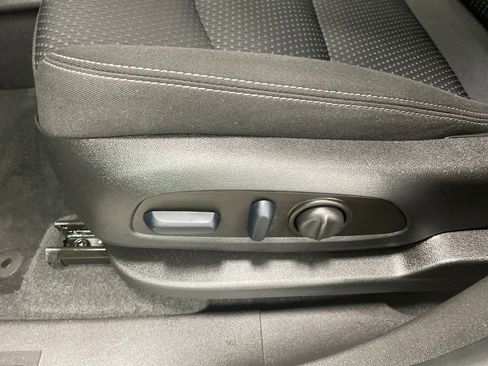 Used 2023 GMC Terrain SLE w/ Driver Convenience Package AWD/4WD image 33