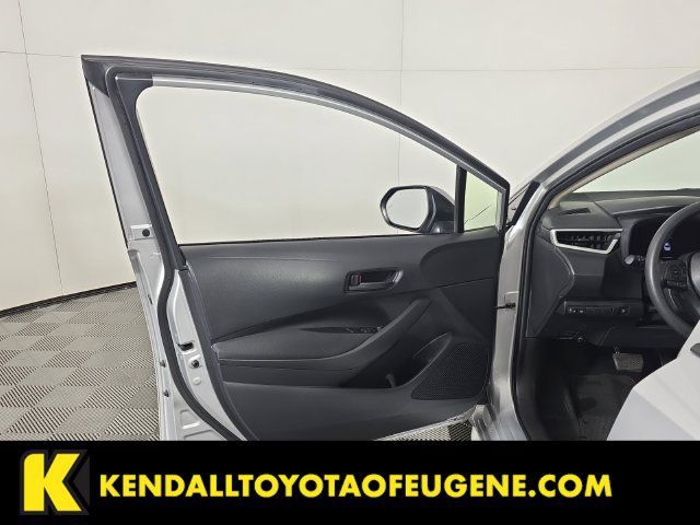Used 2022 Toyota Corolla LE FWD image 20