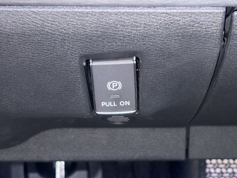 Certified 2023 Nissan Ariya FWD image 13