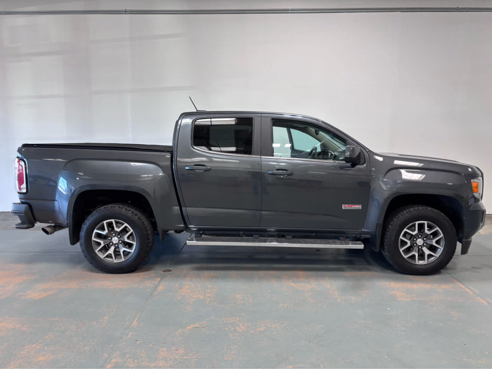 Used 2016 GMC Canyon SLE w/ All Terrain Package AWD/4WD image 6