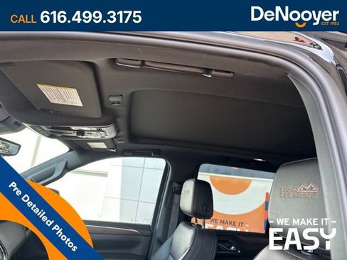 Used 2024 Chevrolet Tahoe High Country AWD/4WD image 13