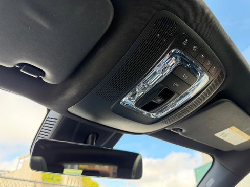 Used 2023 Mercedes-Benz EQB 300 4MATIC image 23