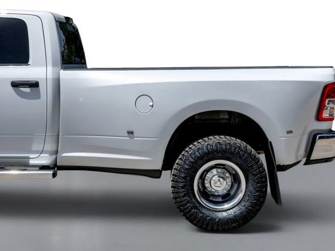 Used 2024 RAM 3500 Tradesman w/ Chrome Appearance Group AWD/4WD image 11