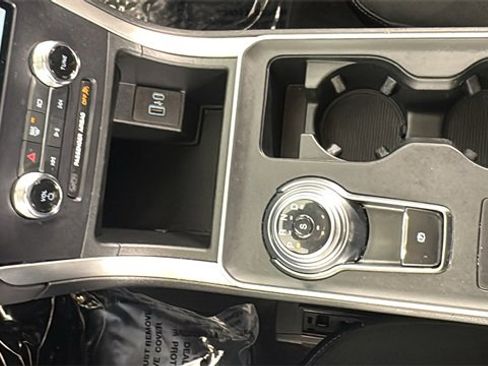 Used 2024 Ford Edge SE image 29