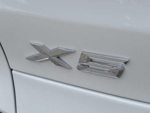 New 2026 BMW X5 xDrive50e image 30