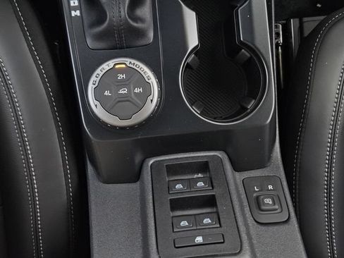 New 2025 Ford Bronco Outer Banks AWD/4WD image 25