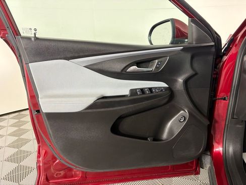 Used 2025 Buick Envista Sport Touring w/ Convenience II Package FWD image 16