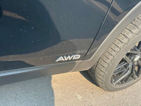 Used 2018 Kia Sorento AWD image 5