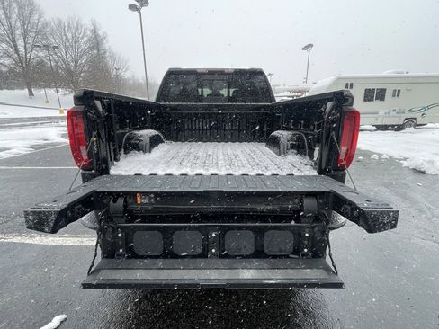 Certified 2022 GMC Sierra 1500 SLT w/ SLT Convenience Package image 19