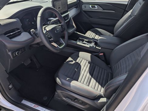 New 2026 Ford Explorer ST-Line w/ ST-Line Street Pack RWD image 10