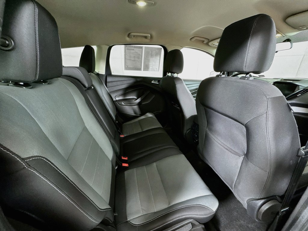 Used 2016 Ford Escape SE w/ Equipment Group 201A AWD/4WD image 25