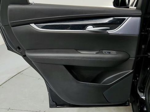 Certified 2025 Cadillac XT5 Premium Luxury w/ LPO, Floor Liner Package image 17