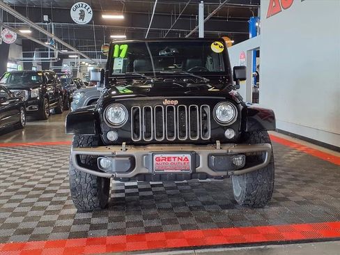 Used 2017 Jeep Wrangler Unlimited Sahara AWD/4WD image 2