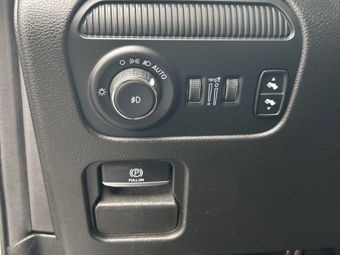 Used 2024 Jeep Wagoneer L Series II w/ Flexible Seating Group AWD/4WD image 30