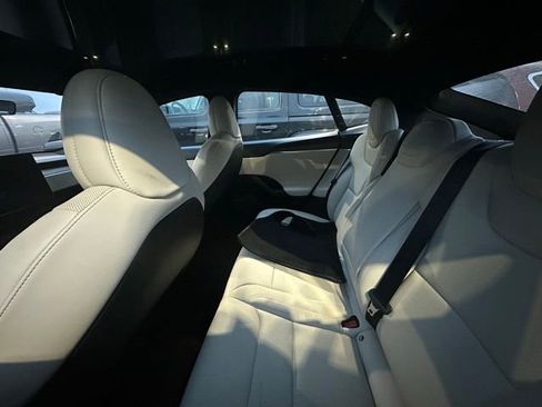 Used 2022 Tesla Model S image 8