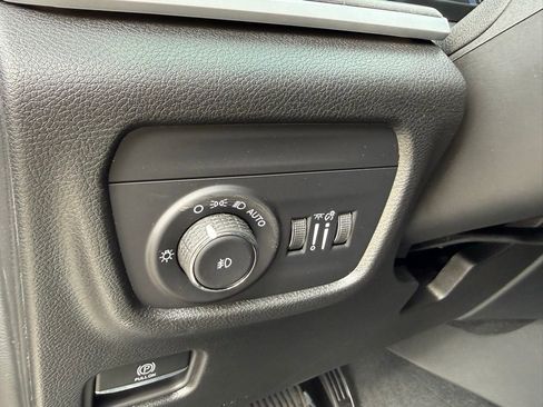 New 2025 Jeep Grand Cherokee L Limited w/ Trailer Tow Package image 14