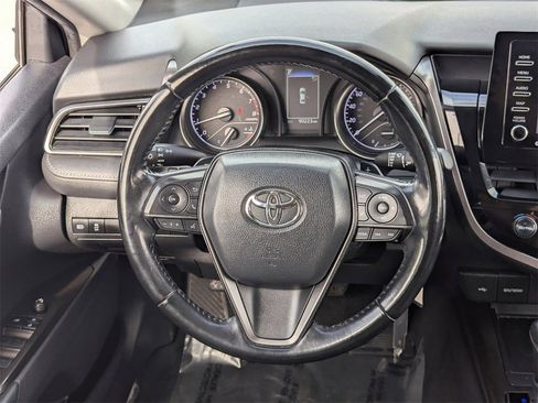 Used 2021 Toyota Camry SE image 16