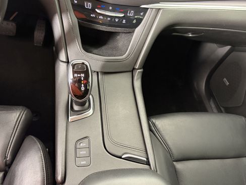 Used 2017 Cadillac XT5 Luxury w/ Driver Awareness Package AWD/4WD image 24