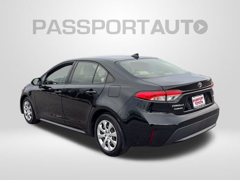 Used 2022 Toyota Corolla LE image 4