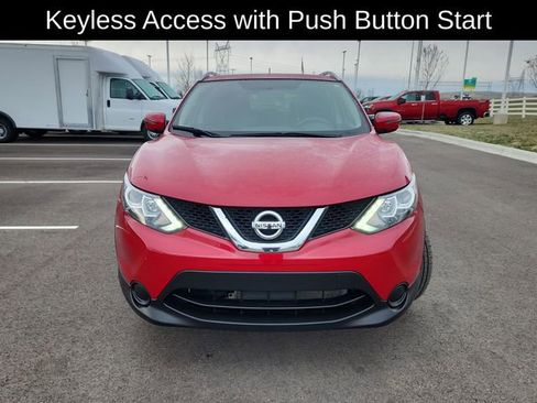 Used 2017 Nissan Rogue Sport SV image 2