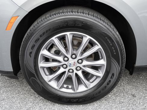 Used 2024 Buick Enclave Premium image 38