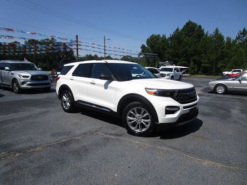 Used 2020 Ford Explorer XLT w/ Equipment Group 202A RWD image 36