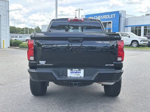 Used 2025 Chevrolet Colorado ZR2 w/ Technology Package AWD/4WD image 11