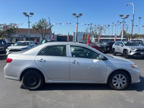Used 2010 Toyota Corolla LE FWD image 3
