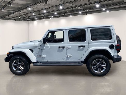 Used 2023 Jeep Wrangler Unlimited Sahara w/ LED Lighting Group AWD/4WD image 4