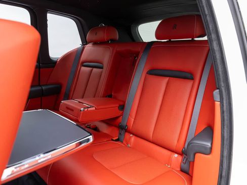 Used 2021 Rolls-Royce Cullinan AWD/4WD image 10