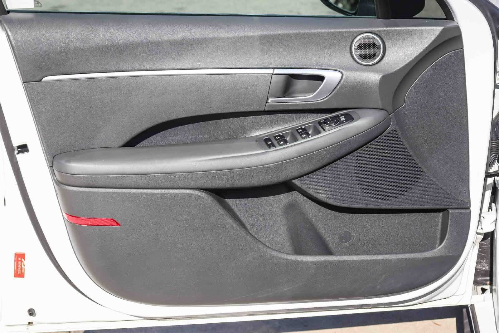 Used 2021 Hyundai Sonata SE w/ Preferred Accessory Package FWD image 20