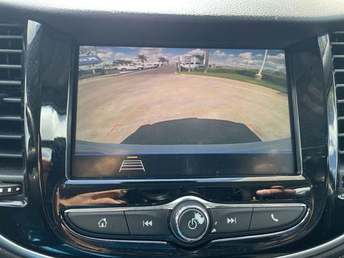 Used 2020 Chevrolet Trax LT w/ LT Convenience Package FWD image 14