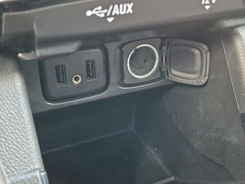 Used 2018 Buick Encore Essence FWD image 30