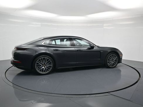 Used 2025 Porsche Panamera image 31