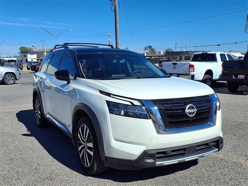 Used 2024 Nissan Pathfinder Platinum w/ Cargo Package image 22