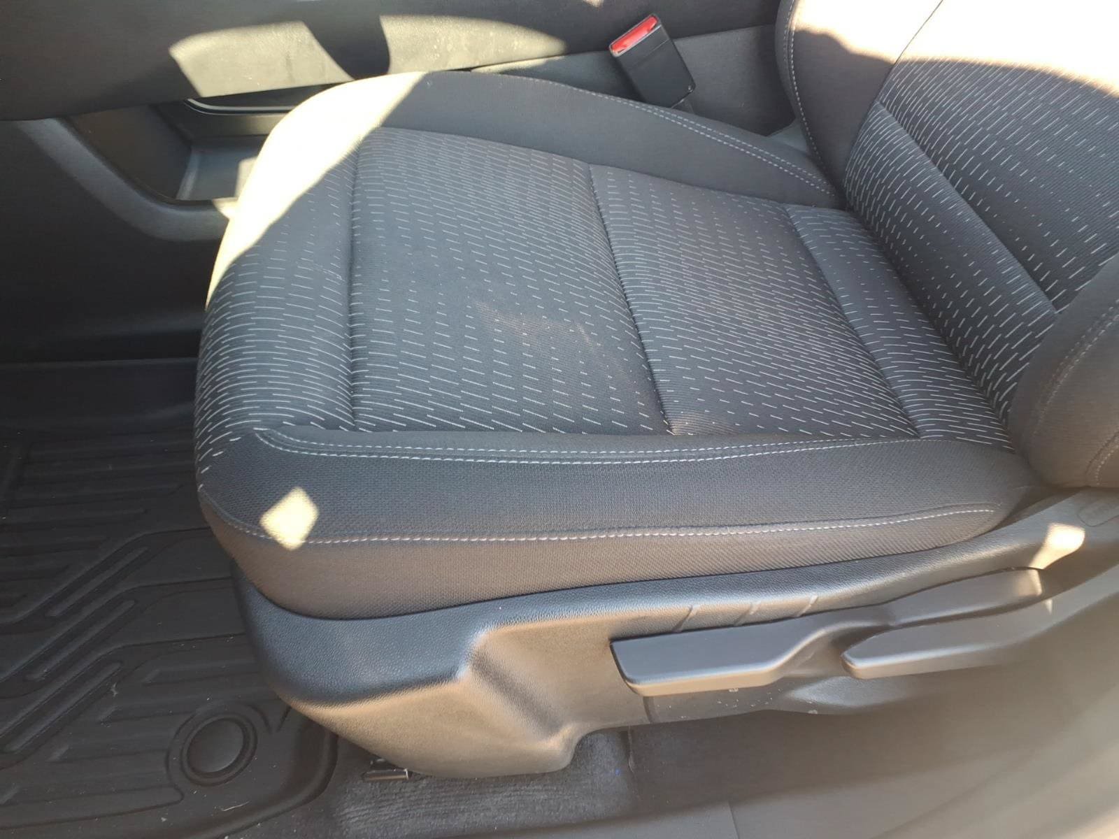 Used 2025 Chevrolet Equinox LT FWD image 16