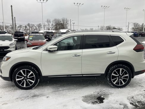 Used 2019 Nissan Rogue SL w/ Premium Package image 4