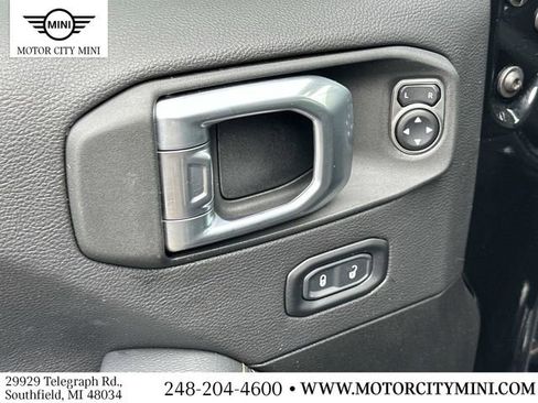 Used 2022 Jeep Gladiator Overland AWD/4WD image 19