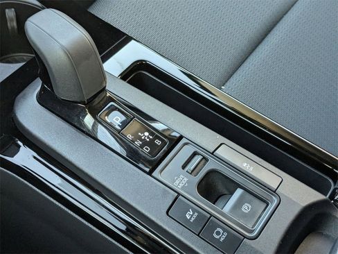 Used 2025 Toyota Prius LE image 21