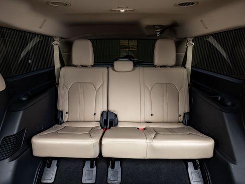 Used 2024 Ford Expedition Max Platinum image 36