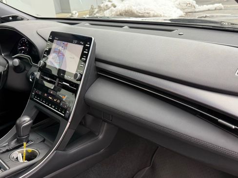 Used 2019 Toyota Avalon Touring image 12