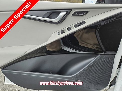 New 2025 Kia Niro Wave w/ Wave Preserve Package image 14
