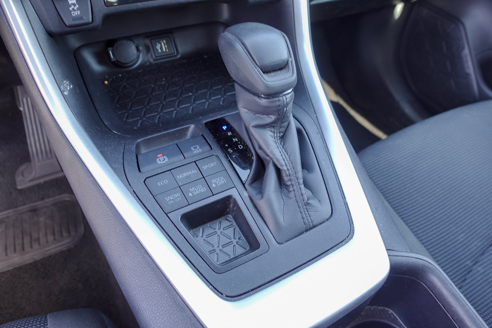 Used 2025 Toyota RAV4 LE AWD/4WD image 20