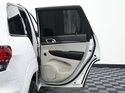 Used 2021 Jeep Grand Cherokee Trackhawk image 28