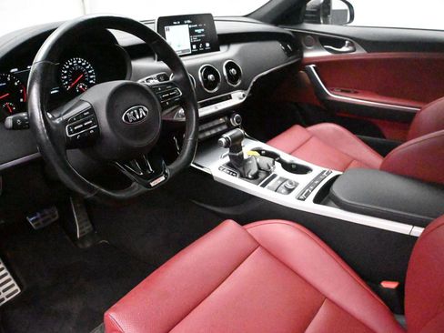 Used 2019 Kia Stinger GT1 image 2