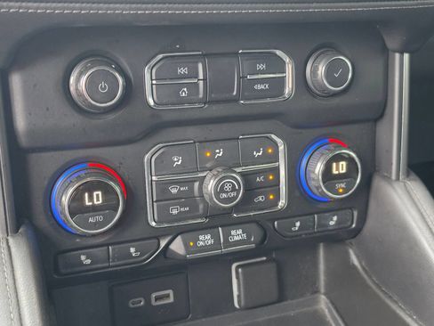 Used 2021 Chevrolet Tahoe Z71 AWD/4WD image 16