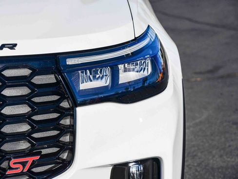 Used 2025 Ford Explorer ST w/ Sun And Sound Package image 10